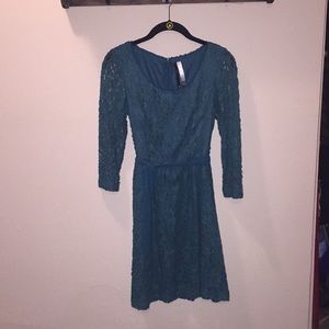 Green lace Kensie dress